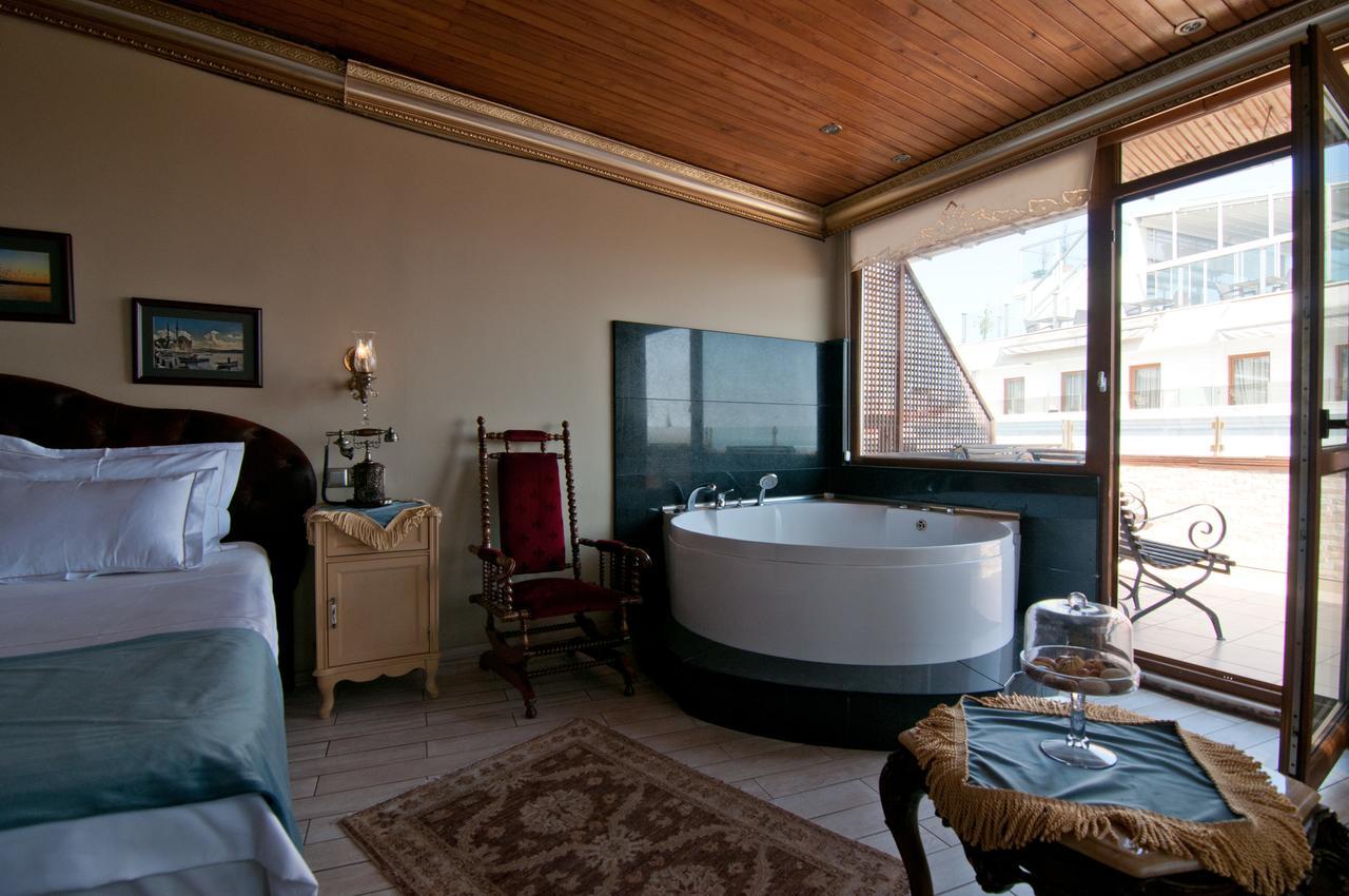 Blue Tuana Suite Istanbul Exterior photo