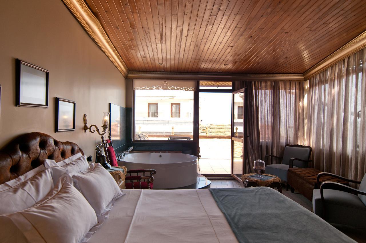 Blue Tuana Suite Istanbul Exterior photo